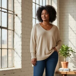 18/20 Lane Bryant V-Neck Long Sleeve Knit Sweater in Beige With Gold Sparkle